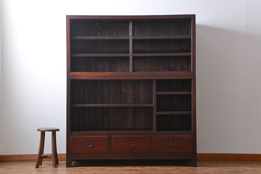 アンティーク家具　アンティーク　古い木製の脚付き重ね飾り棚