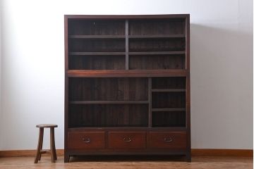 アンティーク家具　アンティーク　古い木製の脚付き重ね飾り棚