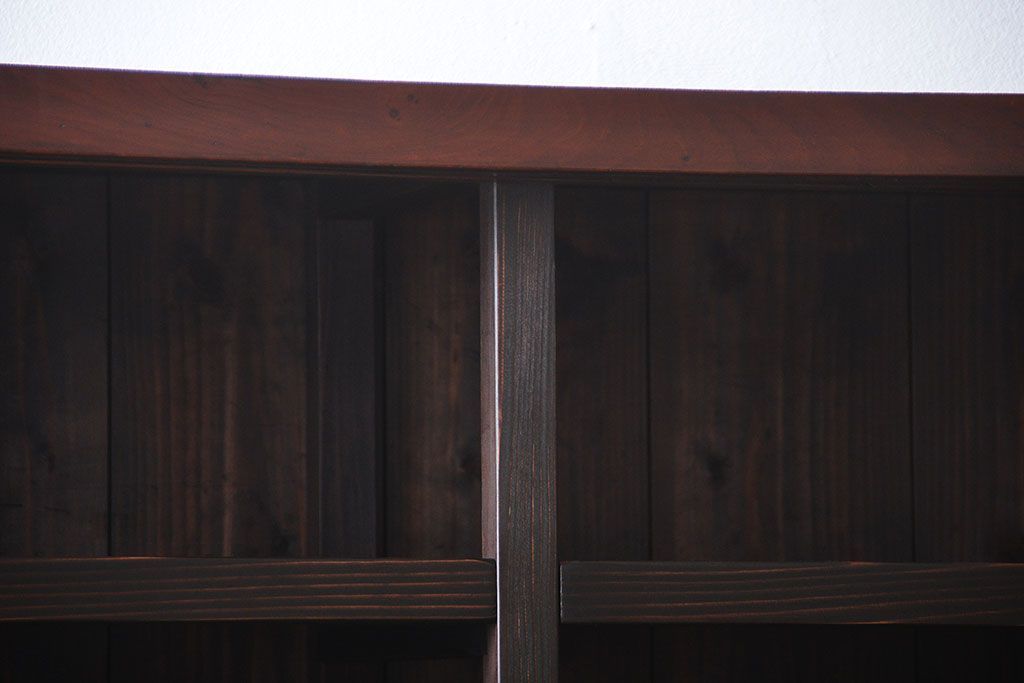 アンティーク家具　アンティーク　古い木製の脚付き重ね飾り棚