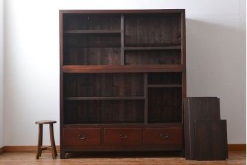 アンティーク家具　アンティーク　古い木製の脚付き重ね飾り棚