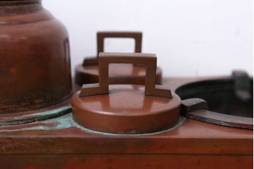 アンティーク雑貨　古民具・骨董　総欅玉杢材の銅壺付き長火鉢