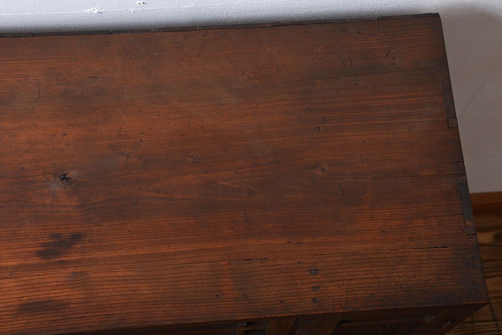 アンティーク家具　アンティーク　ガラス引き戸付き和風な収納棚