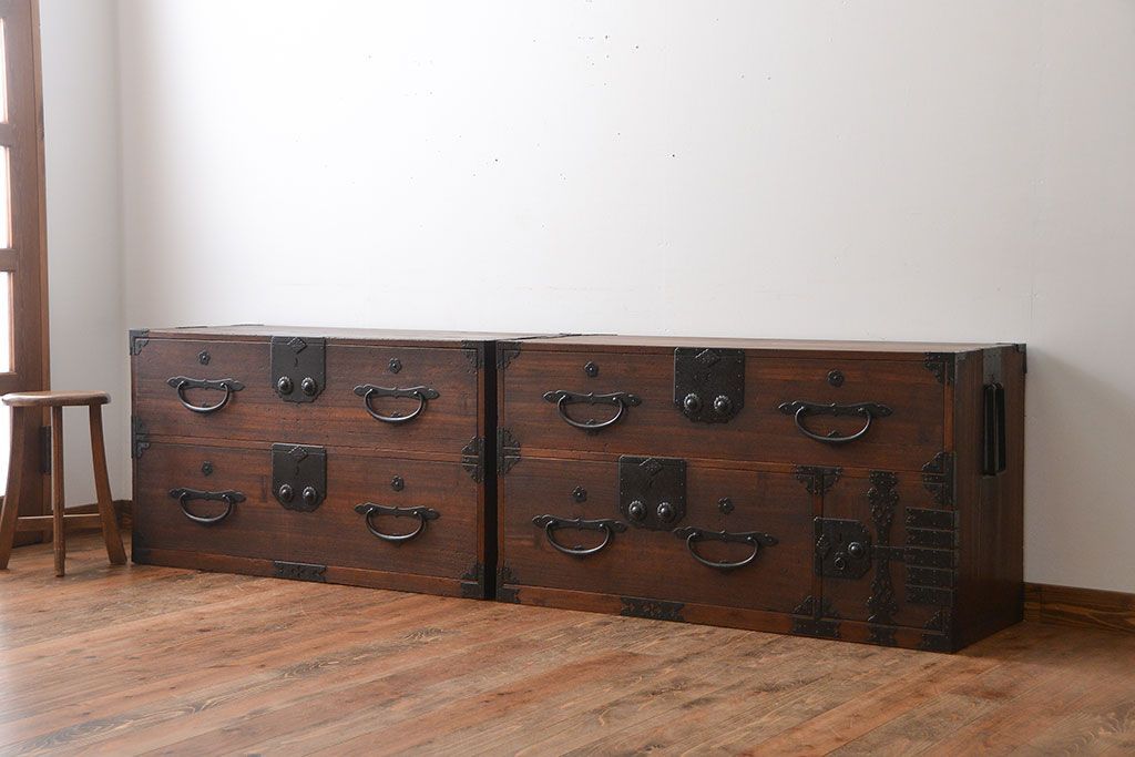 アンティーク家具　古民具・骨董　前面桐材の二本松箪笥(桐箪笥、桐たんす)