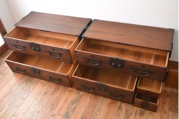 アンティーク家具　古民具・骨董　前面桐材の二本松箪笥(桐箪笥、桐たんす)