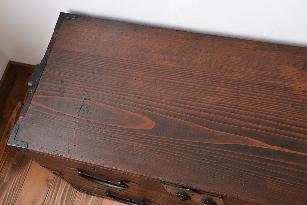 アンティーク家具　古民具・骨董　前面桐材の二本松箪笥(桐箪笥、桐たんす)