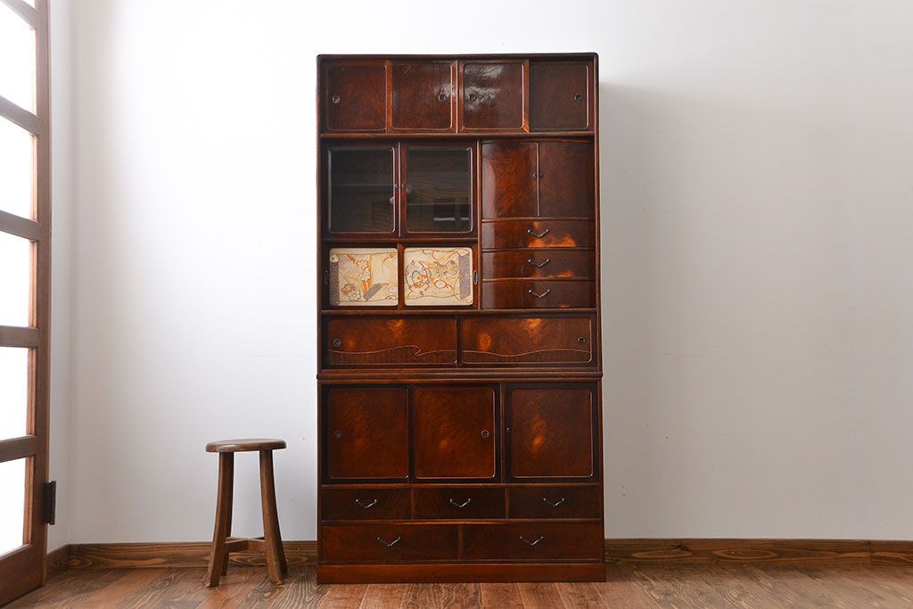 アンティーク家具　古民具・骨董　前面桑材張りの上質な茶箪笥