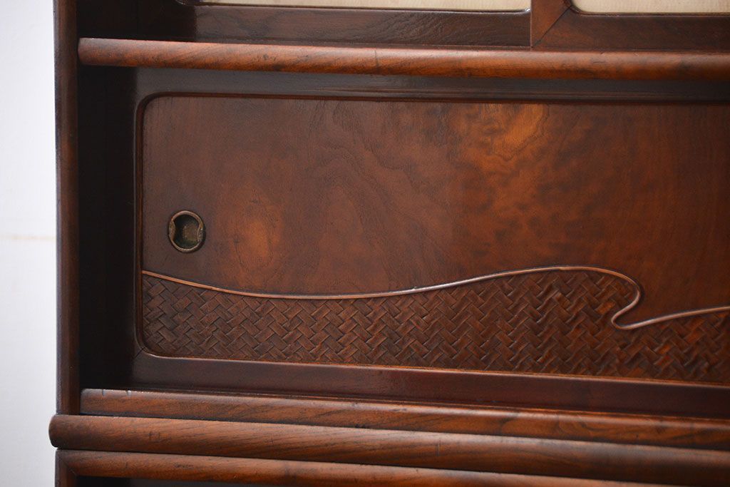 アンティーク家具　古民具・骨董　前面桑材張りの上質な茶箪笥