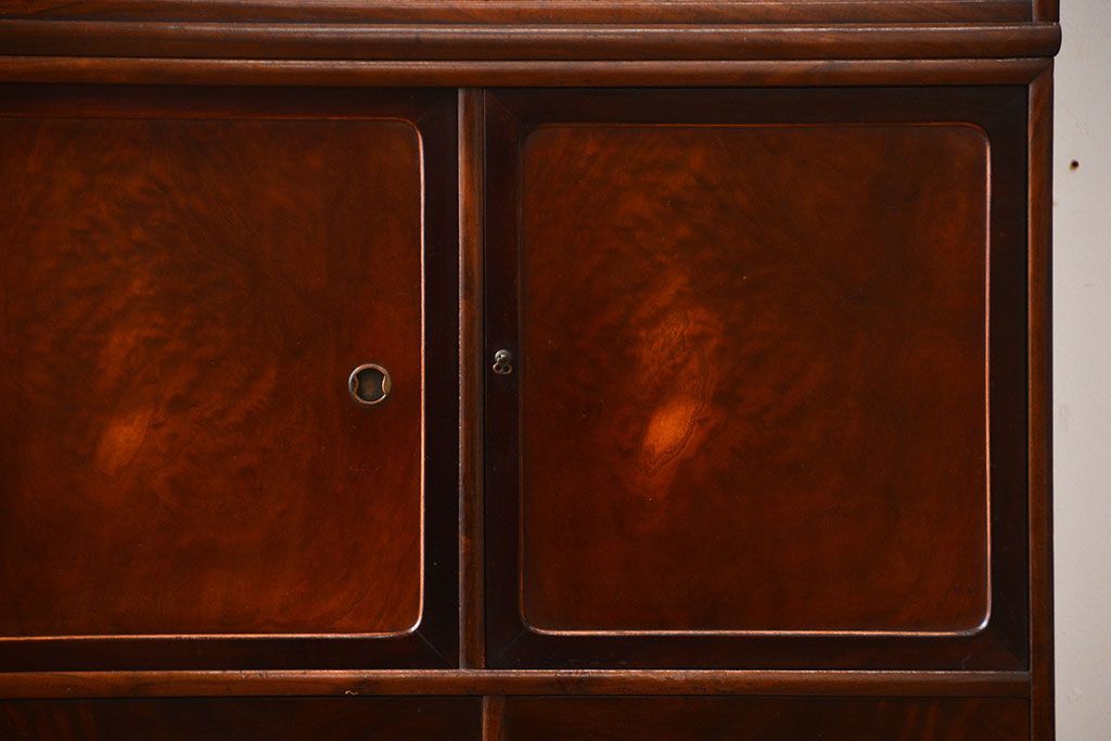 アンティーク家具　古民具・骨董　前面桑材張りの上質な茶箪笥