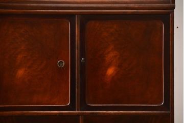 アンティーク家具　古民具・骨董　前面桑材張りの上質な茶箪笥