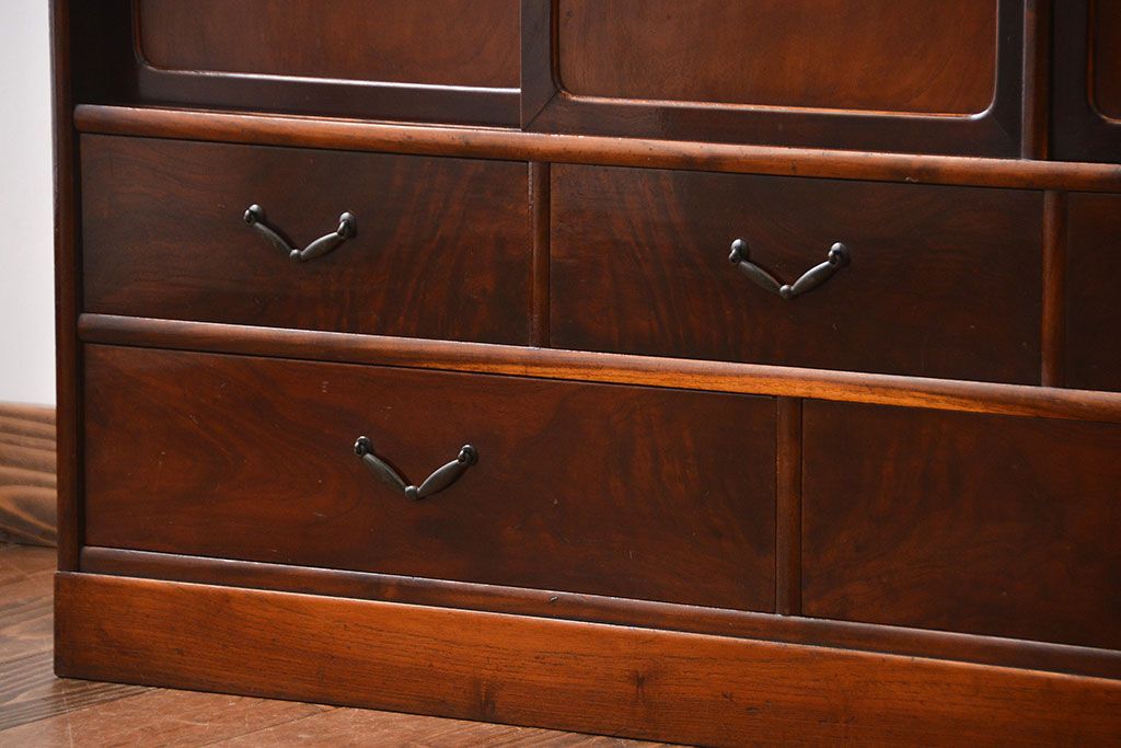 アンティーク家具　古民具・骨董　前面桑材張りの上質な茶箪笥