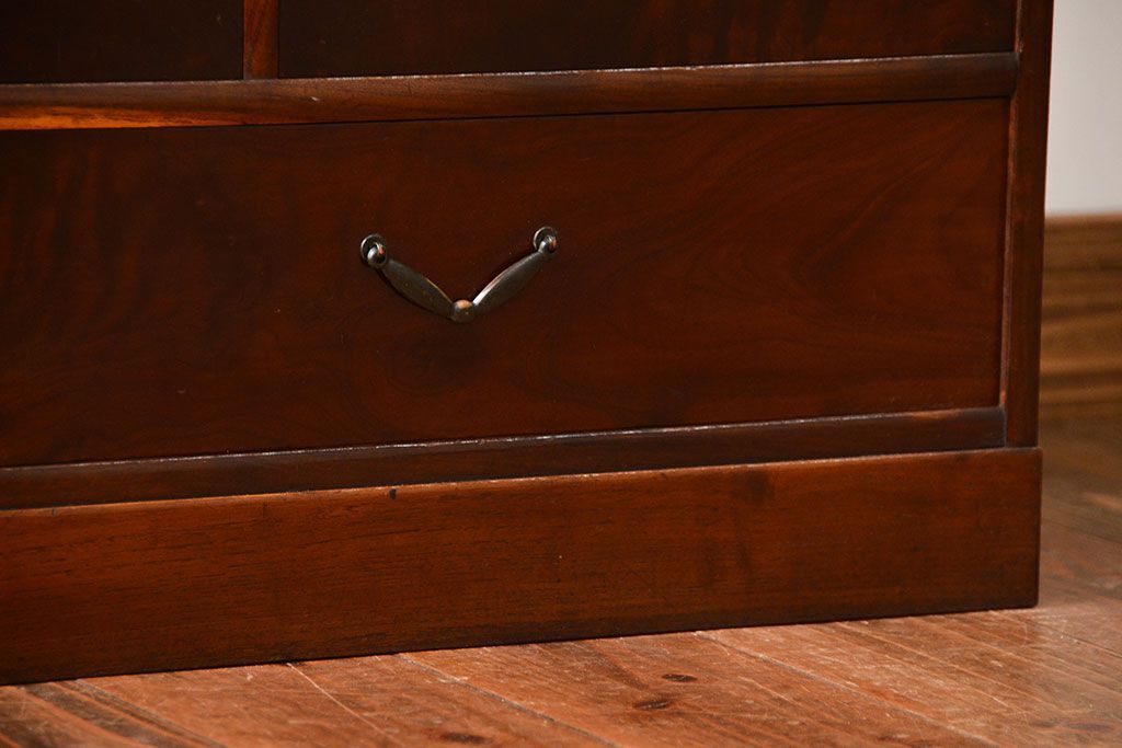 アンティーク家具　古民具・骨董　前面桑材張りの上質な茶箪笥