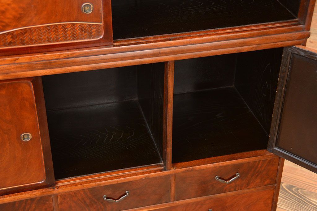 アンティーク家具　古民具・骨董　前面桑材張りの上質な茶箪笥