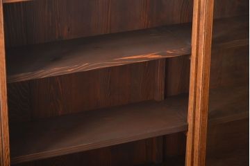 アンティーク家具　大正ロマン　ガラス引き戸付き古い木製の大きな収納棚