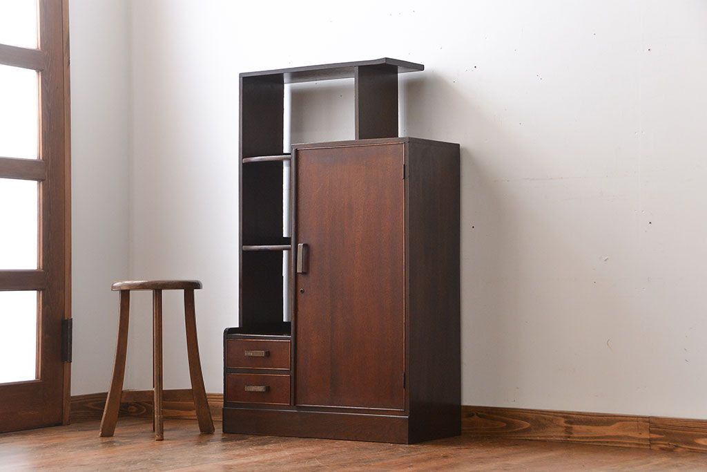 レトロ家具　昭和レトロ　古い木製の飾り棚付き収納棚