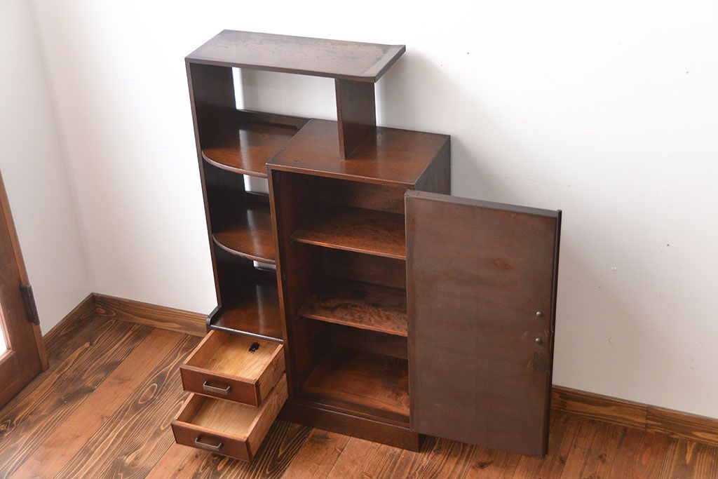 レトロ家具　昭和レトロ　古い木製の飾り棚付き収納棚