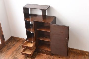 レトロ家具　昭和レトロ　古い木製の飾り棚付き収納棚