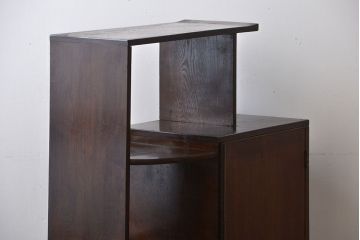 レトロ家具　昭和レトロ　古い木製の飾り棚付き収納棚