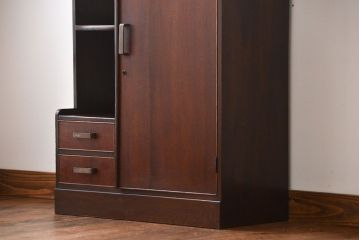 レトロ家具　昭和レトロ　古い木製の飾り棚付き収納棚