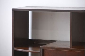 レトロ家具　昭和レトロ　古い木製の飾り棚付き収納棚