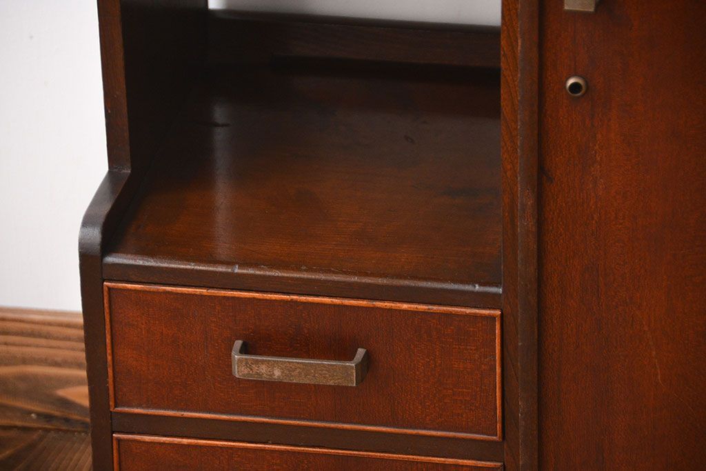 レトロ家具　昭和レトロ　古い木製の飾り棚付き収納棚