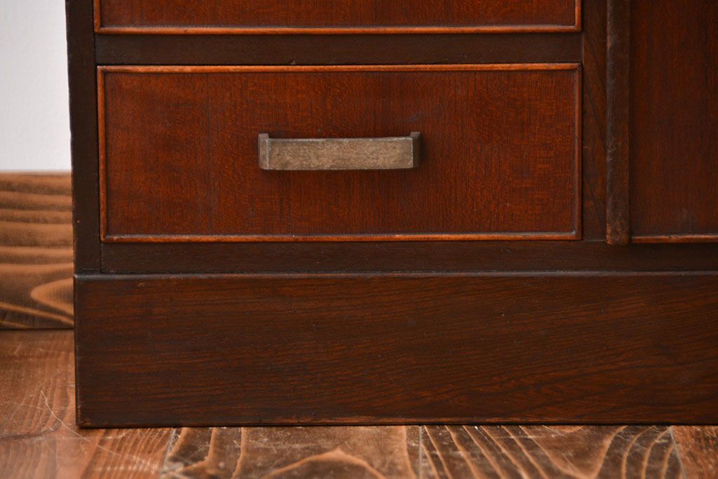 レトロ家具　昭和レトロ　古い木製の飾り棚付き収納棚