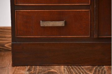 レトロ家具　昭和レトロ　古い木製の飾り棚付き収納棚