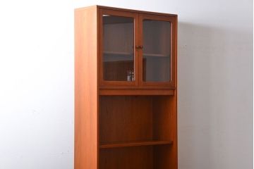 ヴィンテージ家具　北欧ビンテージ　G-PLAN　チーク材の背の高いキャビネット