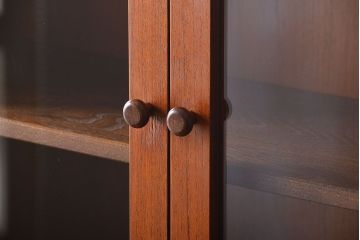 ヴィンテージ家具　北欧ビンテージ　G-PLAN　チーク材の背の高いキャビネット