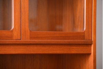 ヴィンテージ家具　北欧ビンテージ　G-PLAN　チーク材の背の高いキャビネット