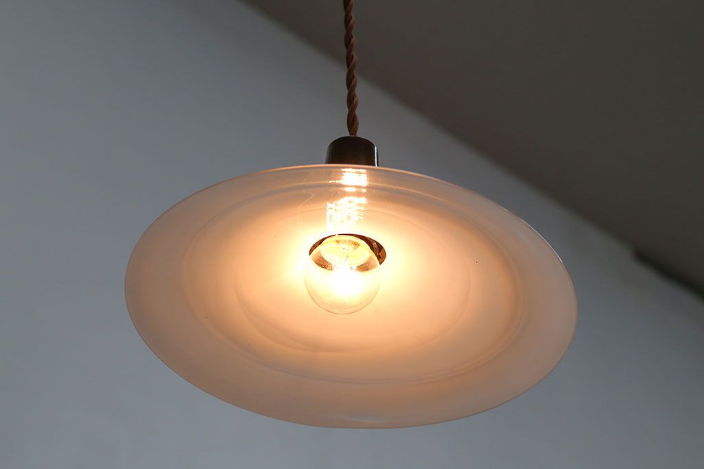 昭和レトロ　白いガラス平笠照明2個セット