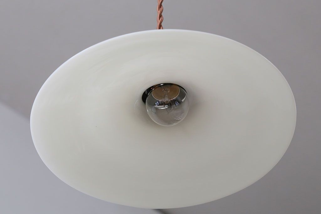 昭和レトロ　白いガラス平笠照明2個セット