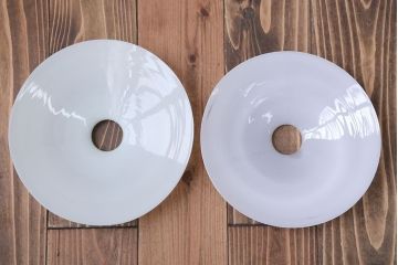 昭和レトロ　白いガラス平笠照明2個セット