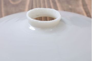 昭和レトロ　白いガラス平笠照明2個セット(2)