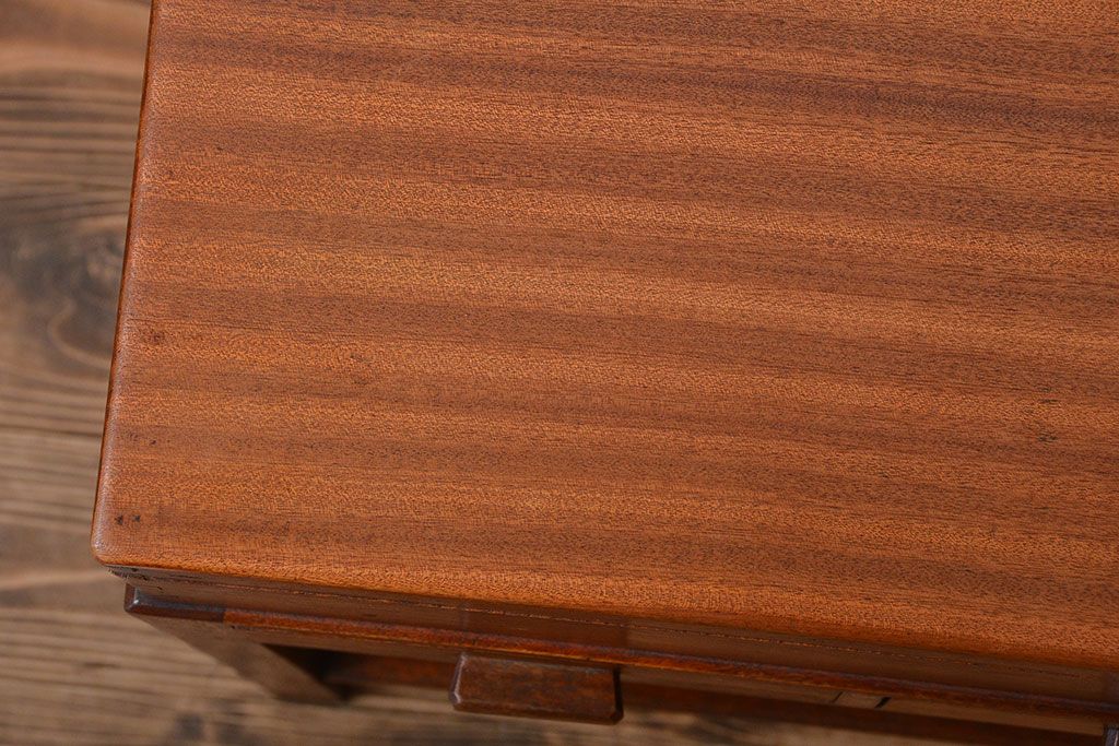 ヴィンテージ家具　北欧ビンテージ　チーク材の収納箱付きサイドテーブル