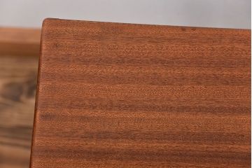 ヴィンテージ家具　北欧ビンテージ　チーク材の収納箱付きサイドテーブル