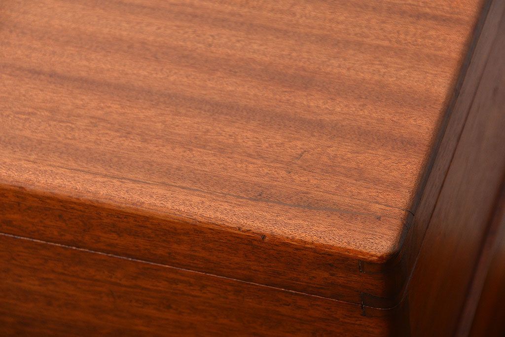 ヴィンテージ家具　北欧ビンテージ　チーク材の収納箱付きサイドテーブル