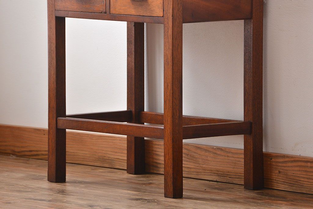 ヴィンテージ家具　北欧ビンテージ　チーク材の収納箱付きサイドテーブル