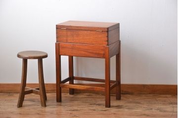 ヴィンテージ家具　北欧ビンテージ　チーク材の収納箱付きサイドテーブル