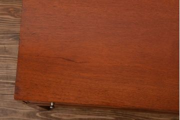 ヴィンテージ家具　北欧ビンテージ　チーク材のシンプルでおしゃれなサイドテーブル