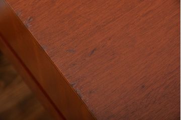 ヴィンテージ家具　北欧ビンテージ　チーク材のシンプルでおしゃれなサイドテーブル