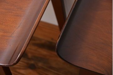 アンティーク家具　イギリスアンティーク　remploy社　ウォールナット材のネストテーブル