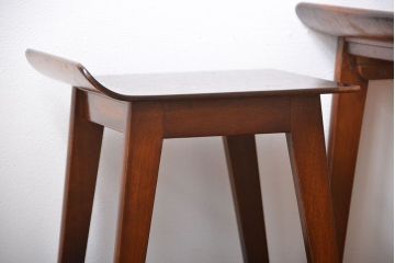 アンティーク家具　イギリスアンティーク　remploy社　ウォールナット材のネストテーブル