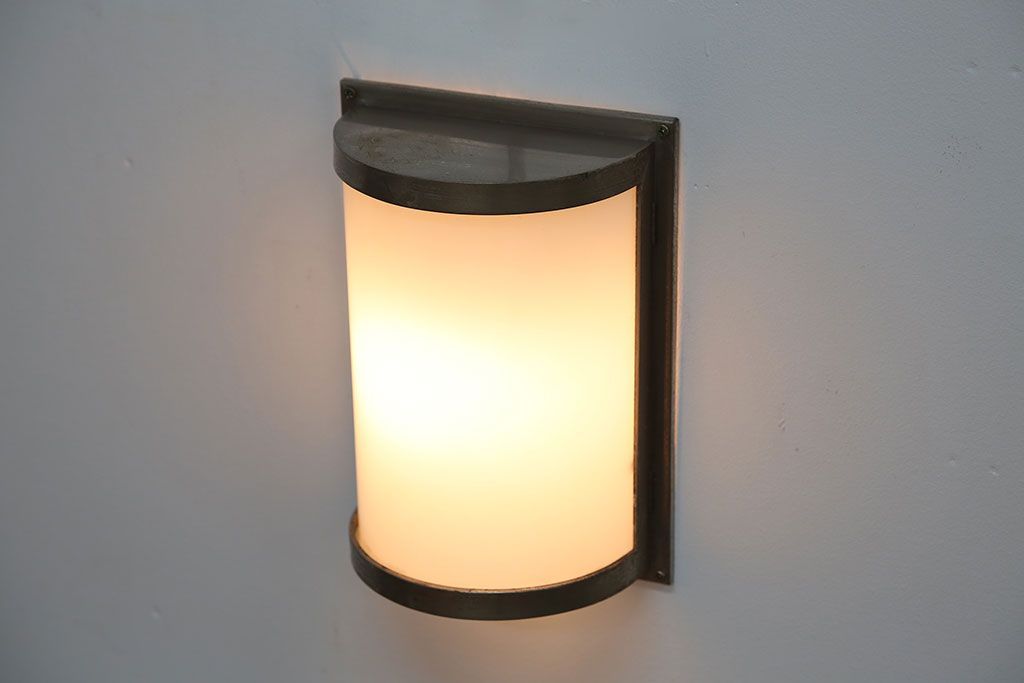 アンティーク　壁掛け照明のシンプルなシェード(1)