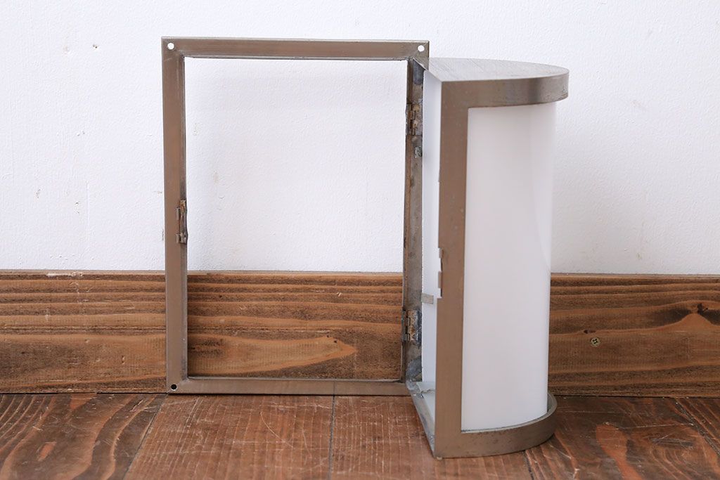 アンティーク　壁掛け照明のシンプルなシェード(1)