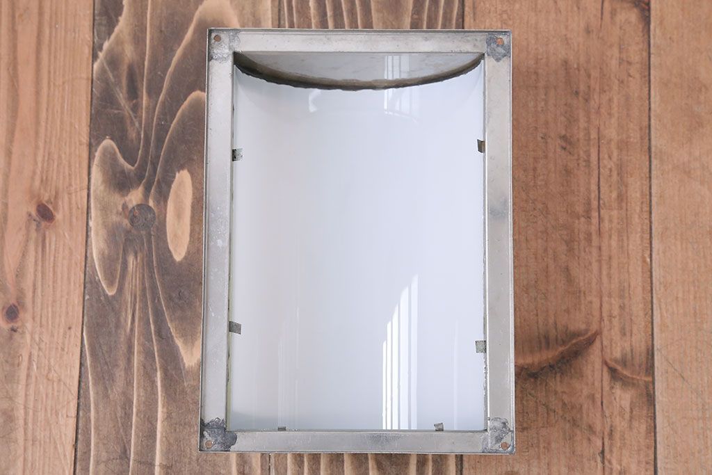 アンティーク　壁掛け照明のシンプルなシェード(1)