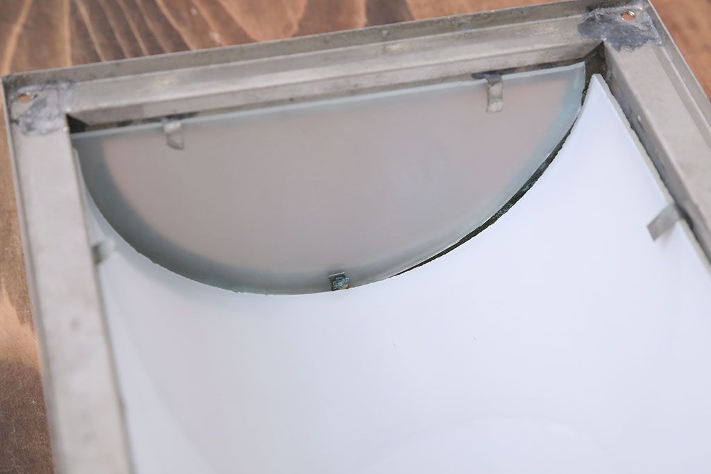 アンティーク　壁掛け照明のシンプルなシェード(1)