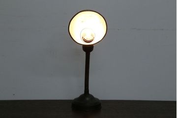 昭和レトロ　アルミシェード卓上スタンドランプ(1)