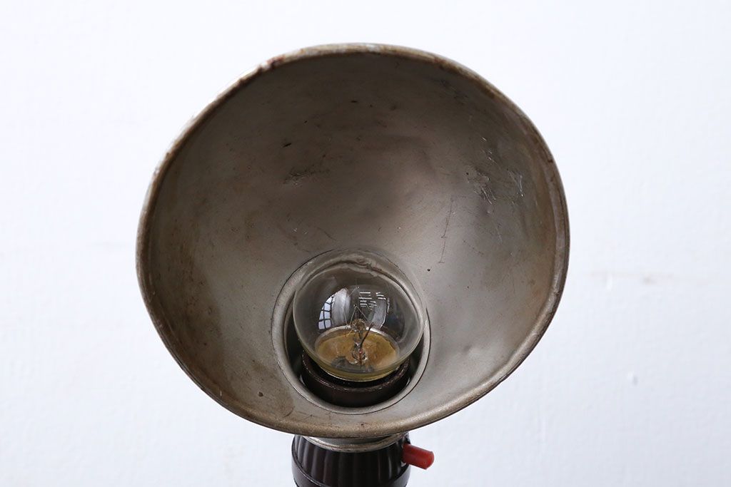 昭和レトロ　アルミシェード卓上スタンドランプ(1)