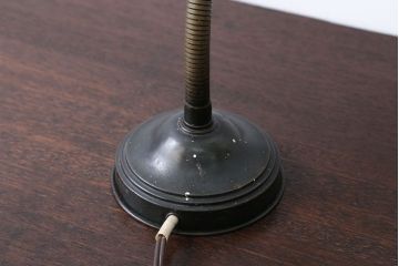 昭和レトロ　アルミシェード卓上スタンドランプ(1)