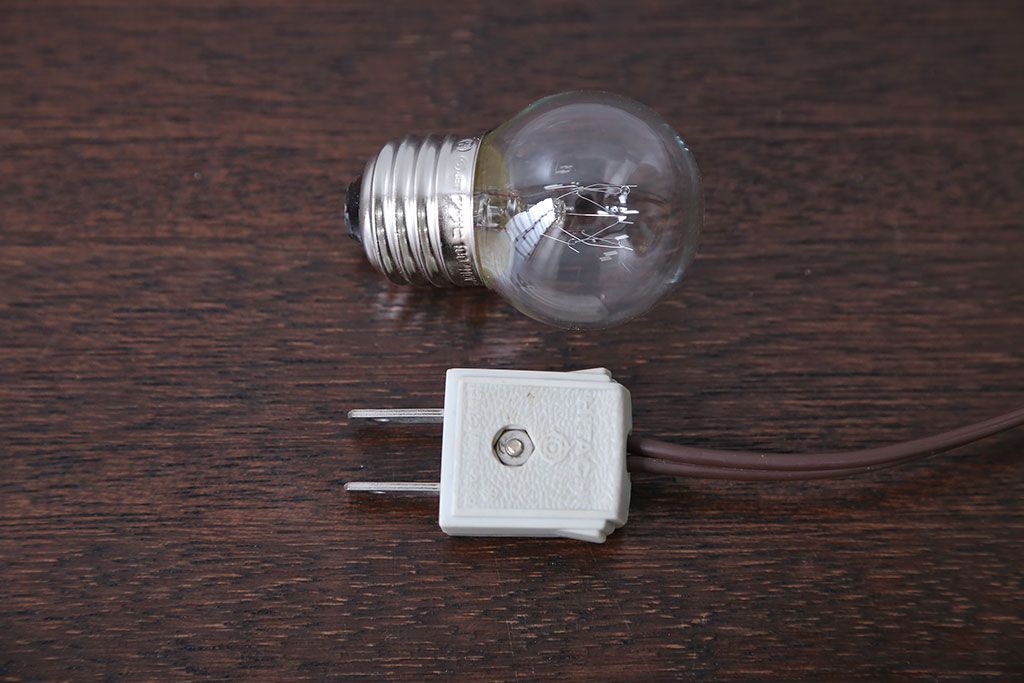 昭和レトロ　アルミシェード卓上スタンドランプ(1)